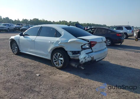 2018 Volkswagen Passat 2.0T Se из США, поврежденный, VIN 1VWBA7A36JC018796